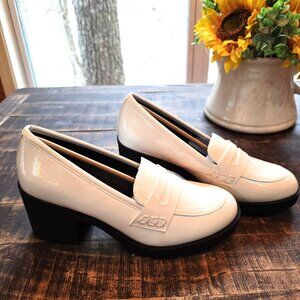 Brand New Xappeal Size 8 White Platform Heel Penny Loafers